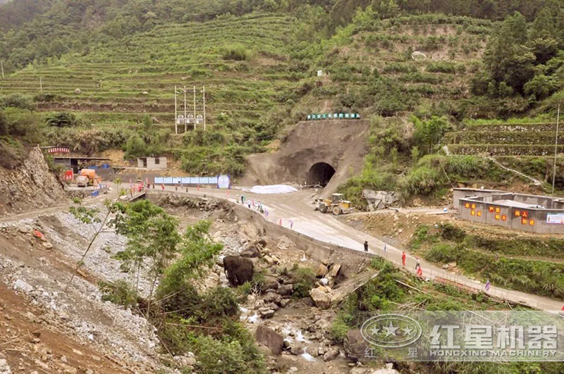 隧道建設(shè)現(xiàn)場